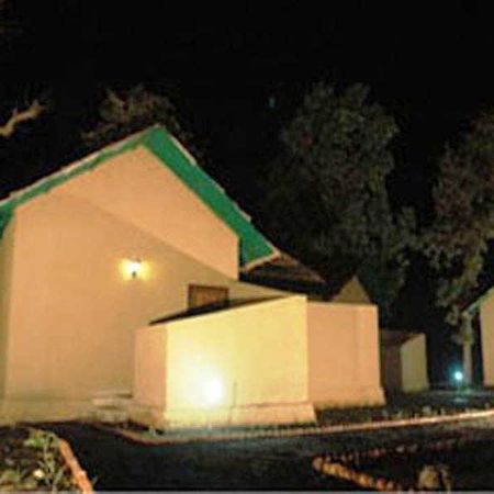 Tiger Lagoon Hotel Bandhavgarh National Park ภายนอก รูปภาพ